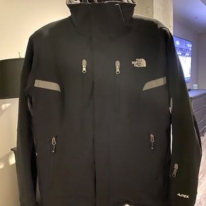 North Face Men’s Ski Jacket Size M, Very Warm!!